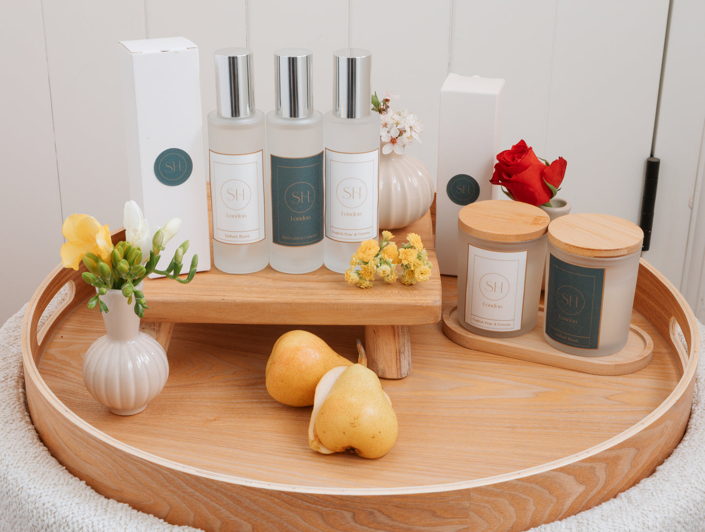 ENGLISH PEAR AND FREESIA REED DIFFUSER