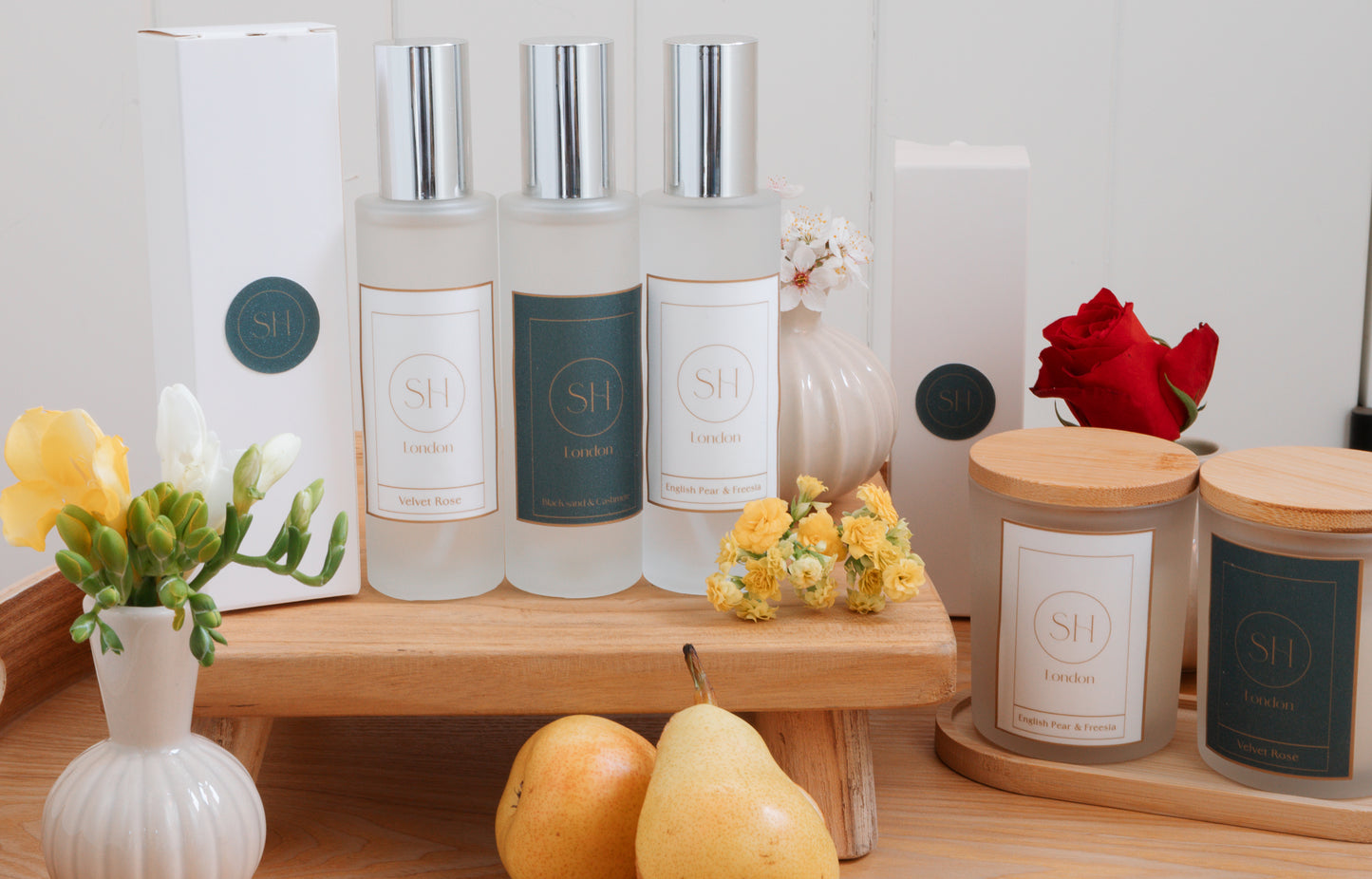ENGLISH PEAR AND FREESIA REED DIFFUSER