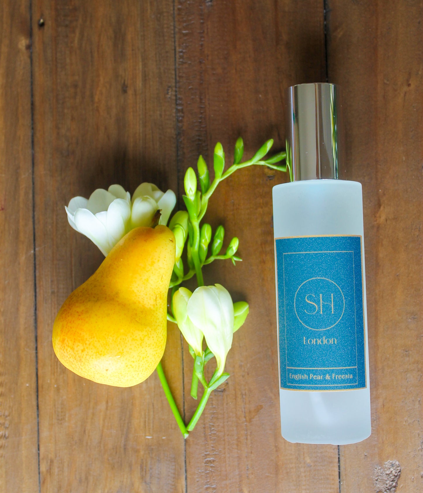 ENGLISH PEAR & FREESIA ROOM SPRAY