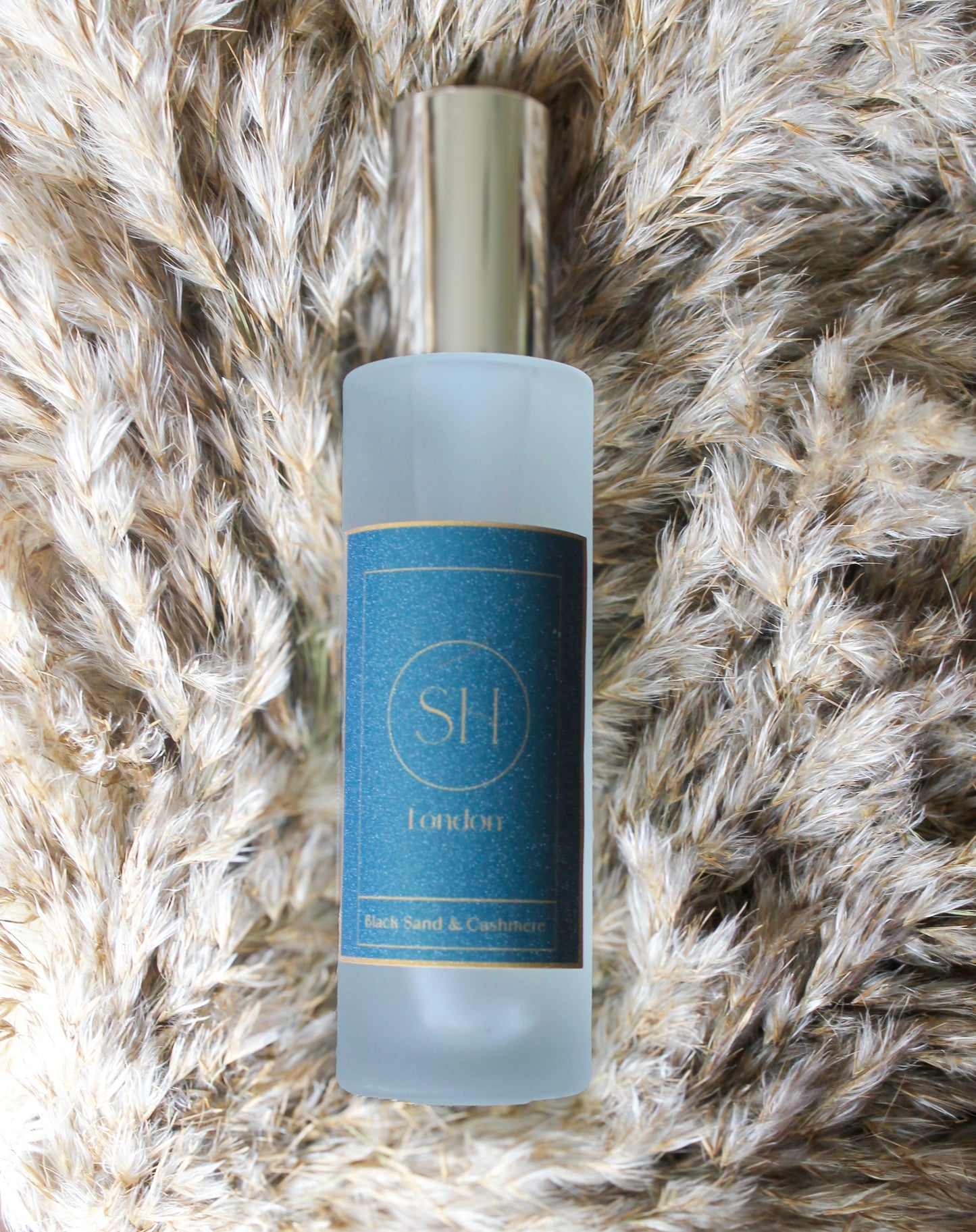 BLACK SAND & CASHMERE ROOM SPRAY