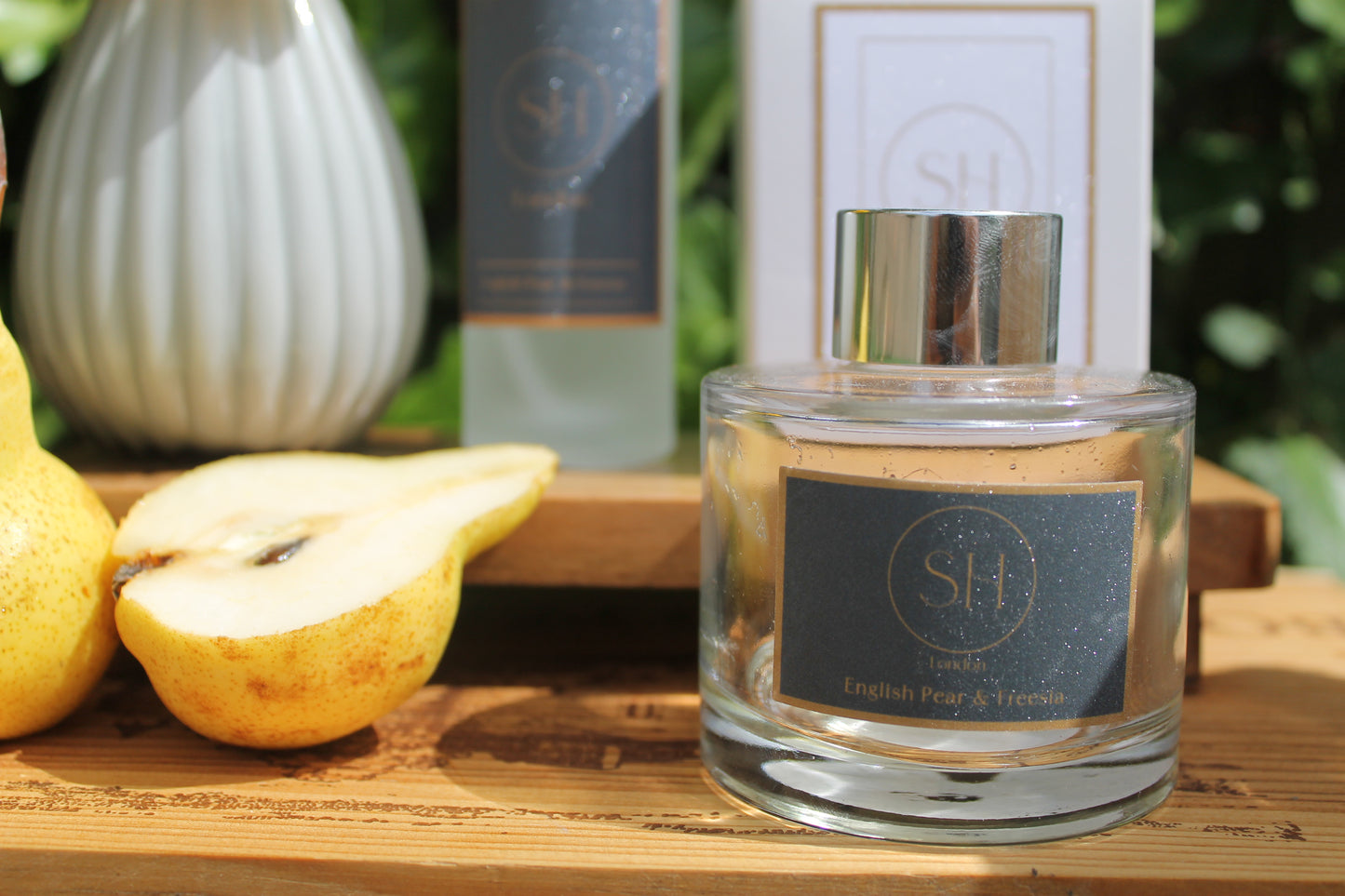 ENGLISH PEAR AND FREESIA REED DIFFUSER