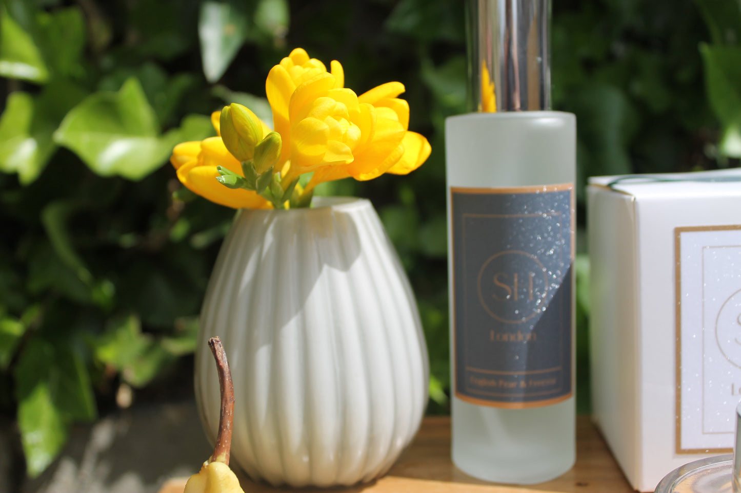 ENGLISH PEAR & FREESIA ROOM SPRAY