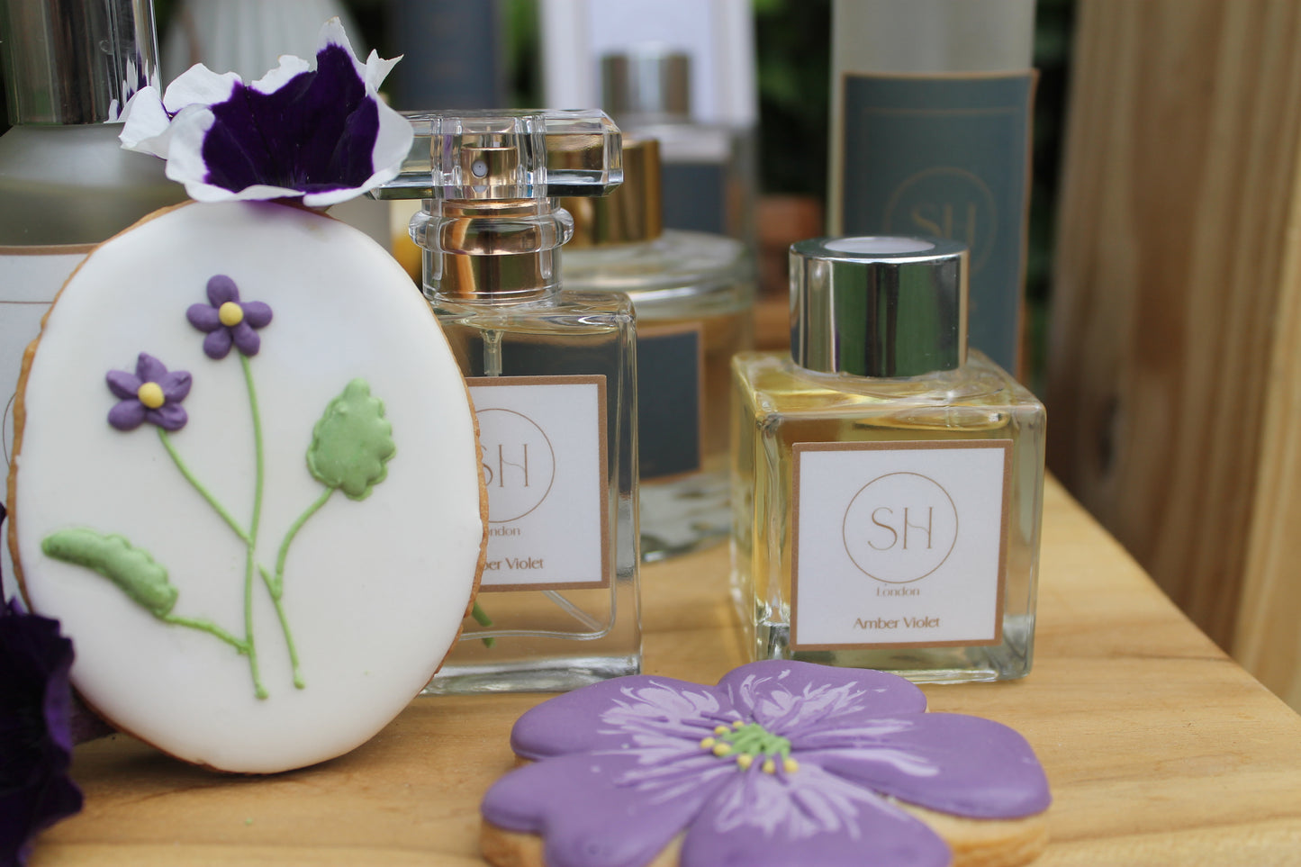 AMBER VIOLET REED DIFFUSER