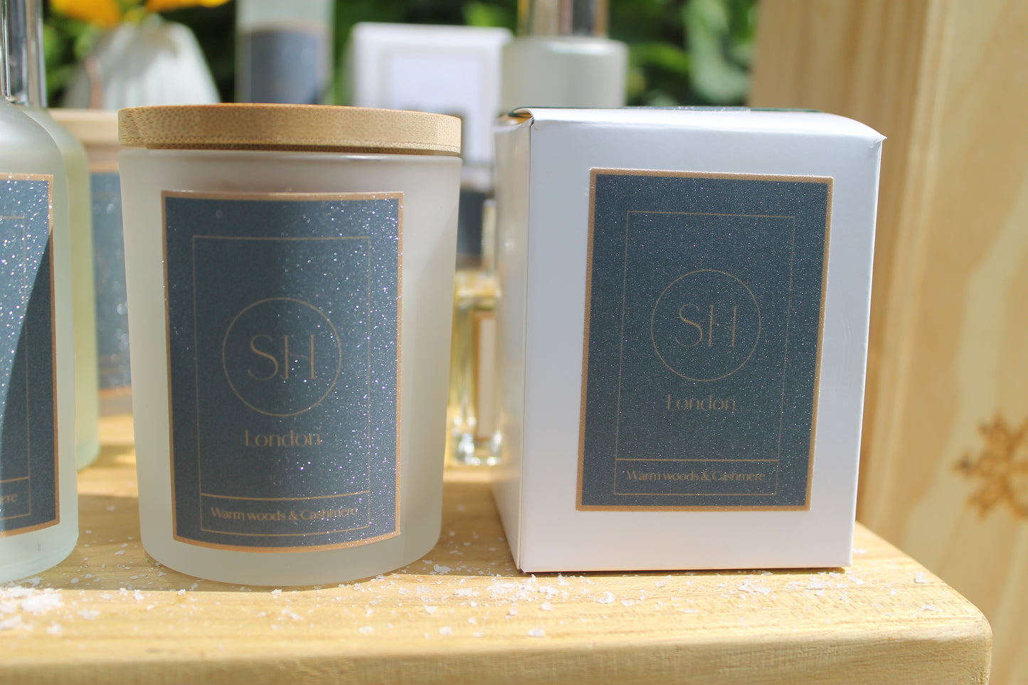 WARM WOOD & CASHMERE CANDLE