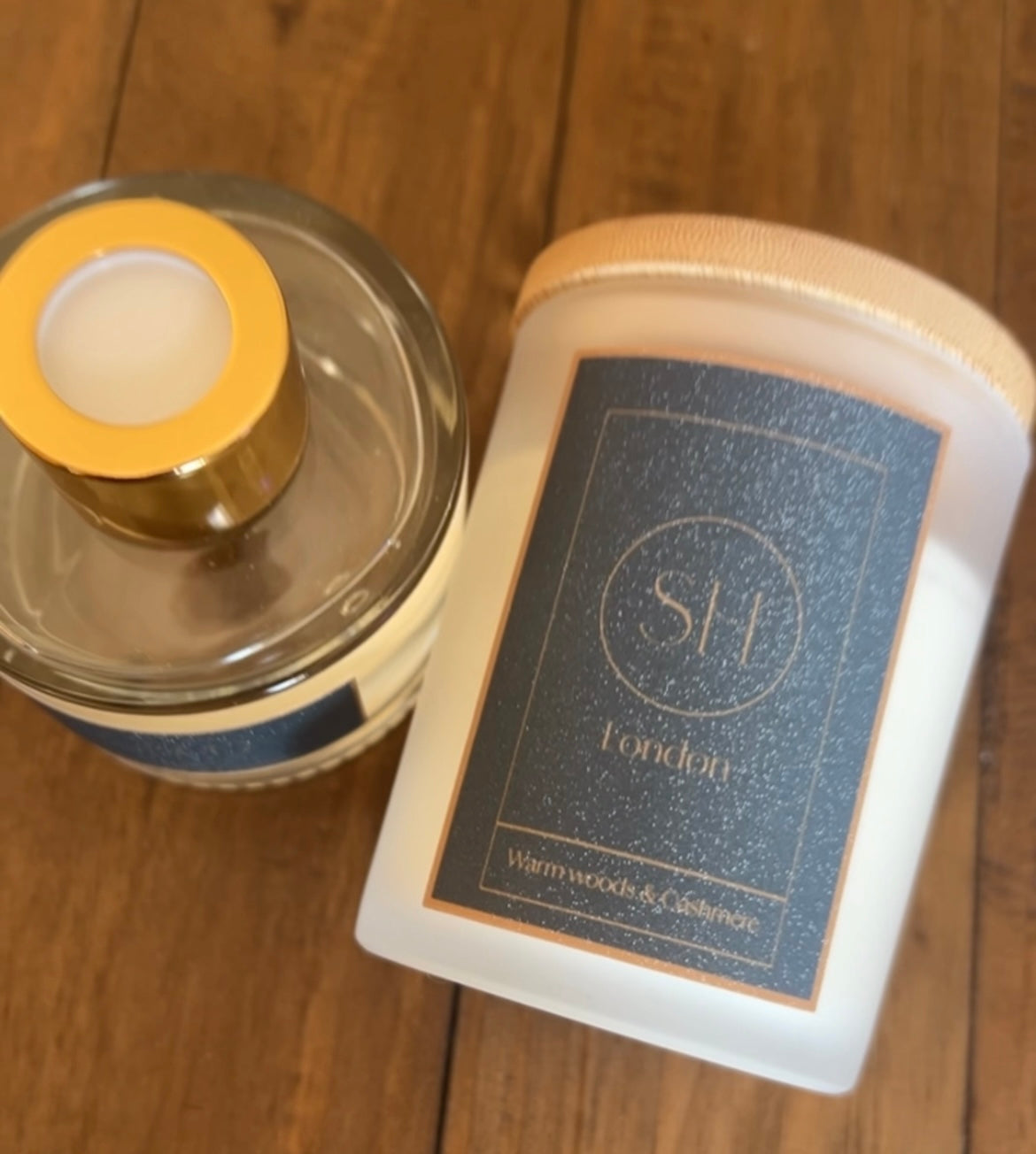WARM WOOD & CASHMERE CANDLE