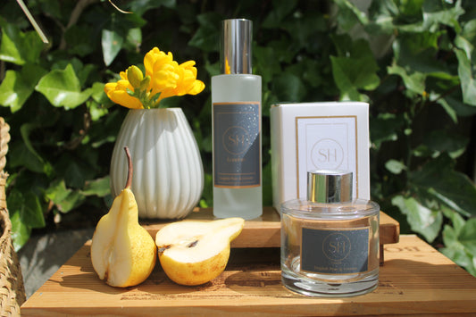 ENGLISH PEAR AND FREESIA CANDLE